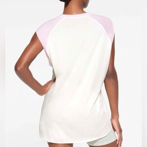 NWOT s SKIMS Boyfriend Raglan Muscle Tank